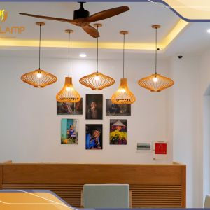 Decor nội thất hiện đại thu hút hơn nhờ đèn gỗ